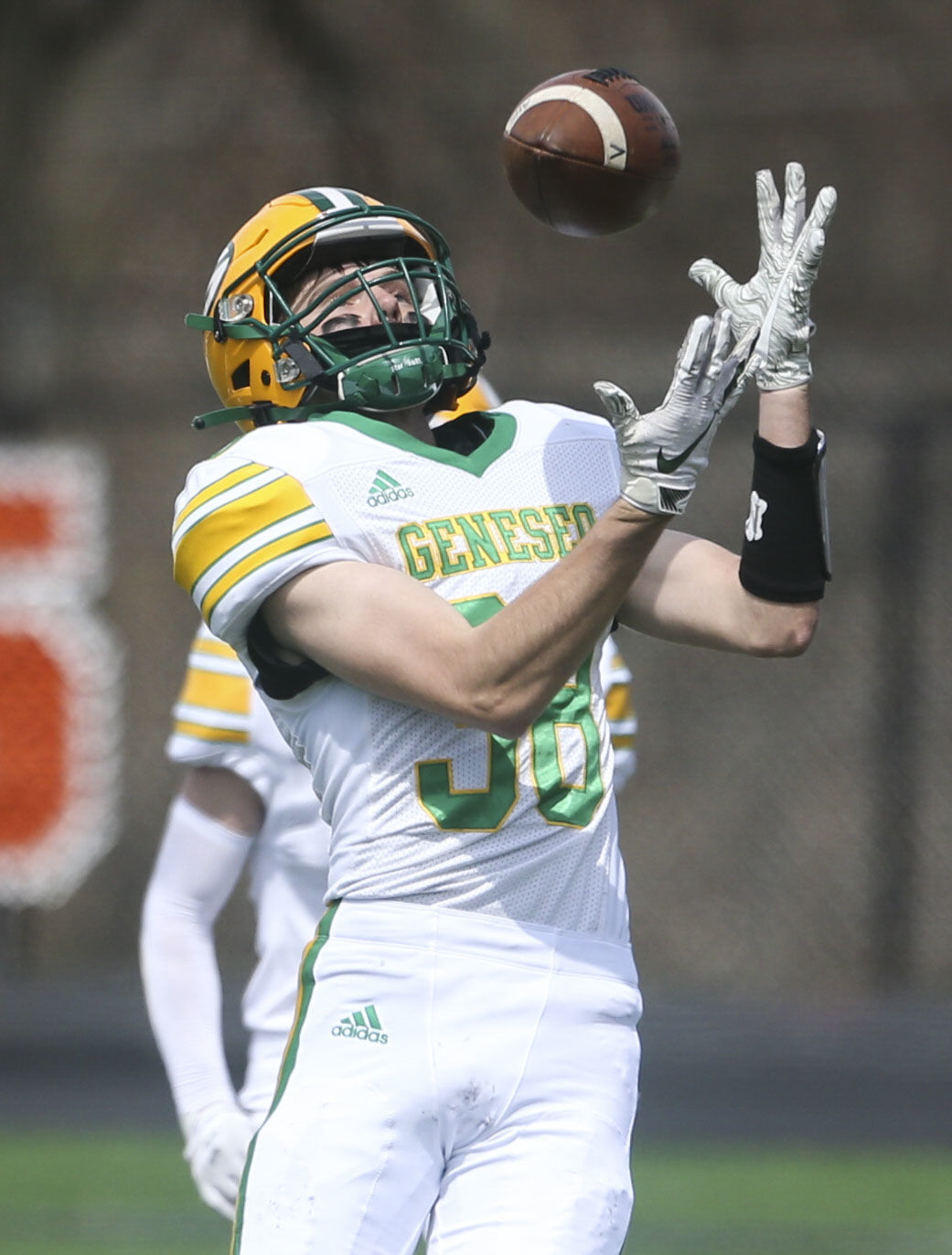 040521-qc-spt-gen-alleman-fball-3.JPG